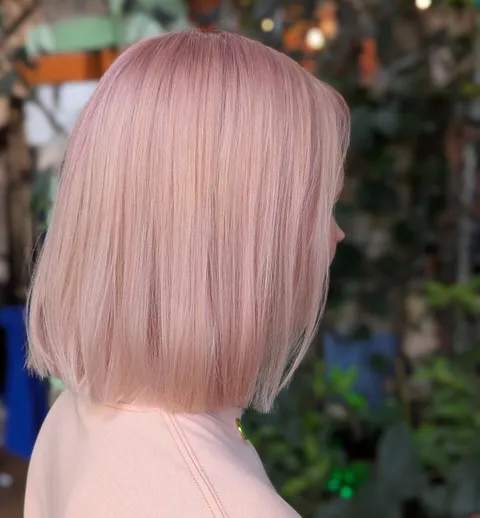 Voorbeeld licht roze haar